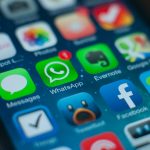 Foto: Jan Persiel | (CC BY-SA 2.0) )https://creativecommons.org/licenses/by-sa/2.0/ | iOS7 Homescreen blurred (DSC_0719)